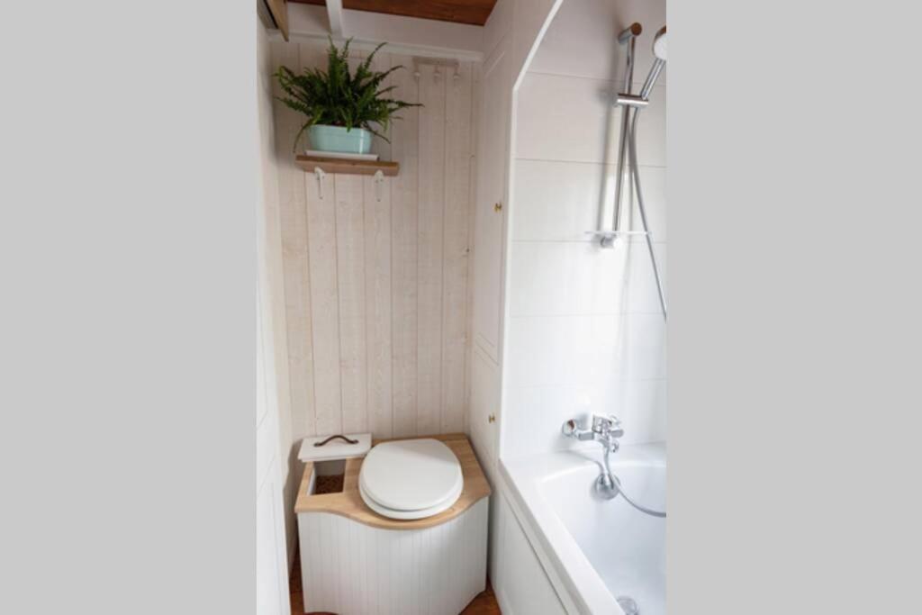 Tiny House En Baie Du Mont-Saint-Michel Villa Дол-де-Бретан Екстериор снимка